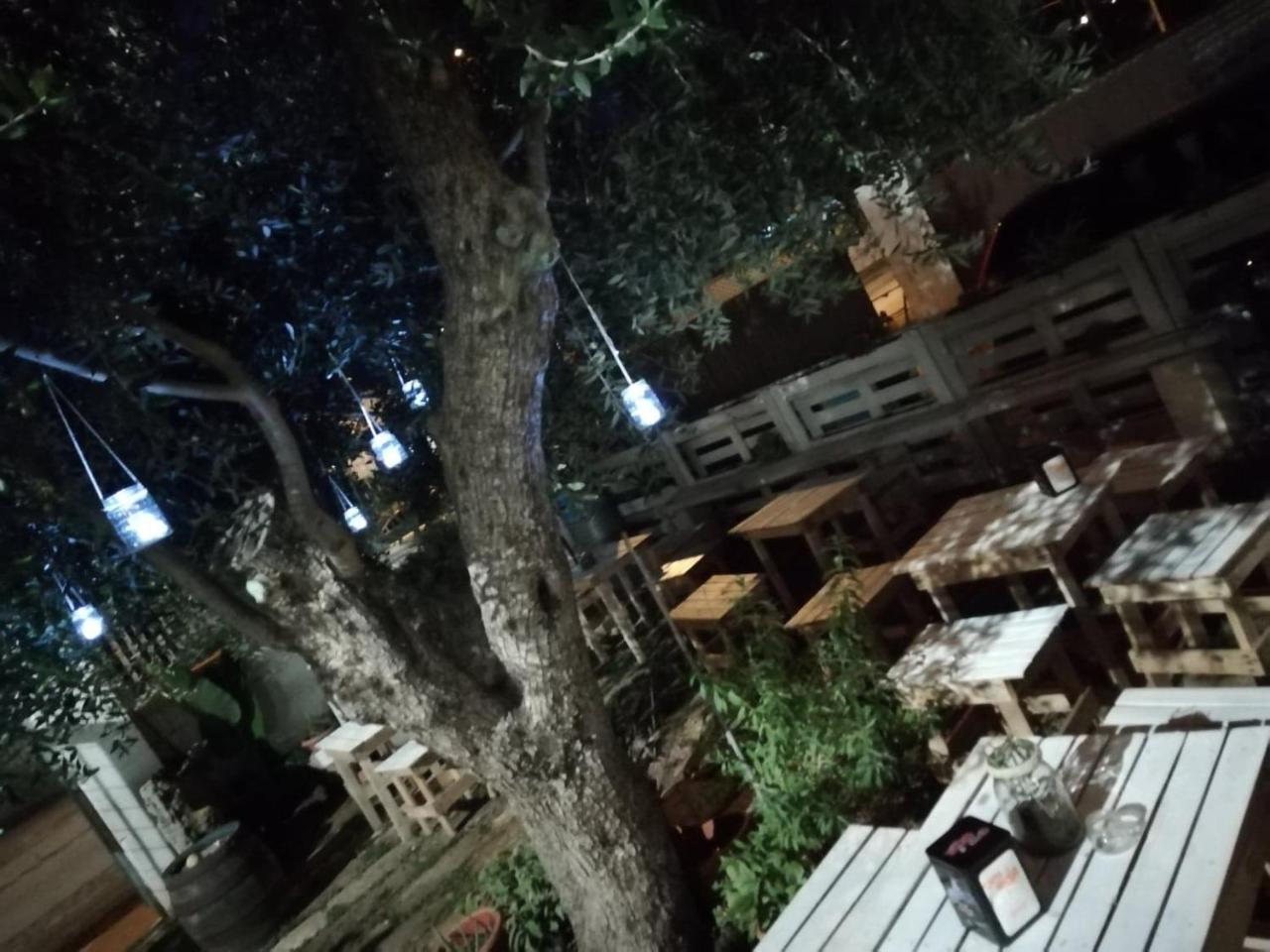 Sosta Camper La Specchia Hotel Сан Пиетро ин Беваня Екстериор снимка